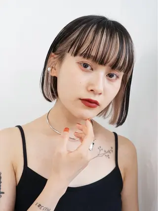 ショート カラー ALBUM GINZA所属・レイヤー特化 🎀モモカ🎀のヘアスタイル