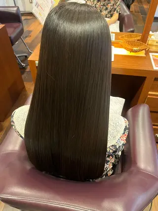 ロング よしだ しおりのヘアスタイル
