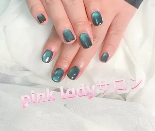 ネイル pink ladyサロン所属・べ にのネイルデザイン
