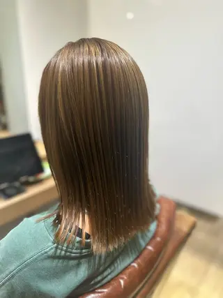ミディアム スズキ ミヤコのヘアスタイル