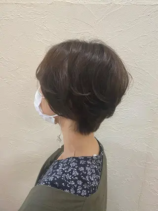 ショート カラー ENIF ヤマグチアツコのヘアスタイル