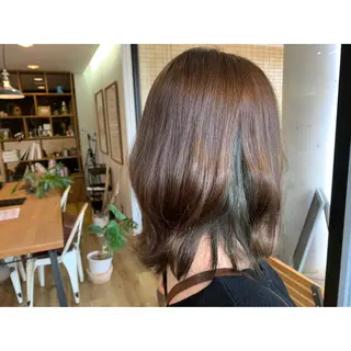 ミディアム カラー ツキダテ ユイのヘアスタイル