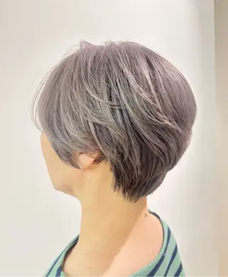 ショート カラー 古川 琴美のヘアスタイル
