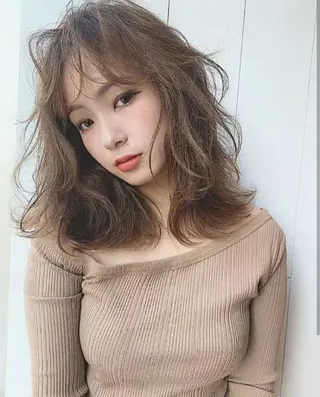 ミディアム カラー パーマ u hair所属・こばやし ももこのヘアスタイル