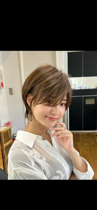 ショート 透明感カラー特化/ ベージュ/梅田/英輝のヘアスタイル