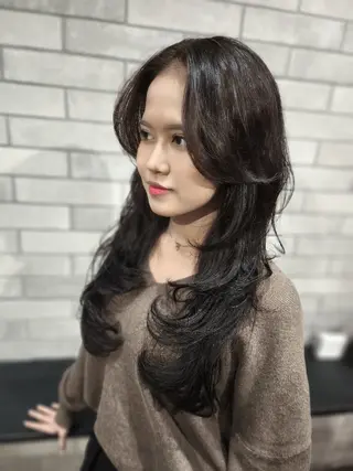 ロング カラー ヘアアレンジ VIMhair天神所属・VIMhair天神店 縮毛矯正 ハイライトのヘアスタイル