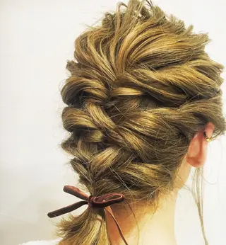 ミディアム ヘアアレンジ まなべ さくらのヘアスタイル