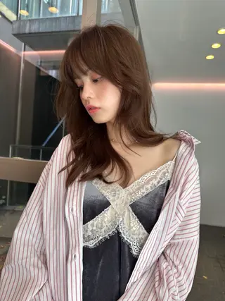 セミロング FILMS所属・MI HOのヘアスタイル