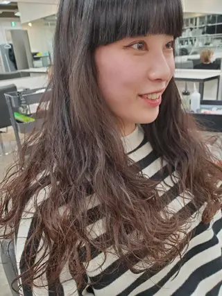 ロング パーマ 顔まわりデザイン🌿 ふじこのヘアスタイル