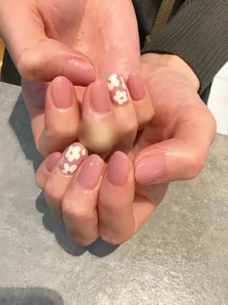 ネイル Nest 岩崎のネイルデザイン