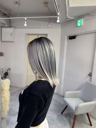 セミロング ブリーチ/ゆうと /バレイヤージュのヘアスタイル