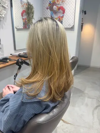 ロング HAIR LOUNGE Run Ways所属・Shiho 🦋 ／透明感カラーのヘアスタイル