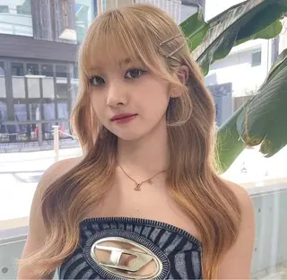 ロング 韓国ヘア/ブリーチ無 しWカラー/オリーブのヘアスタイル