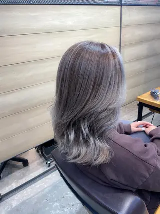 セミロング カラー youres hair 髪質改善トリートメント&ヘッドスパ  新宿三丁目店【ユアーズヘア】所属・🦋透明感カラー 👑NODOKA🦋のヘアスタイル