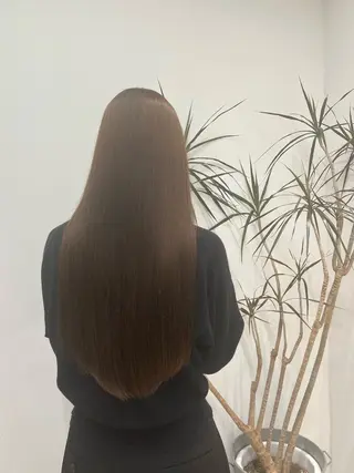 ロング 晶／艶髪カラー ／トリートメントのヘアスタイル