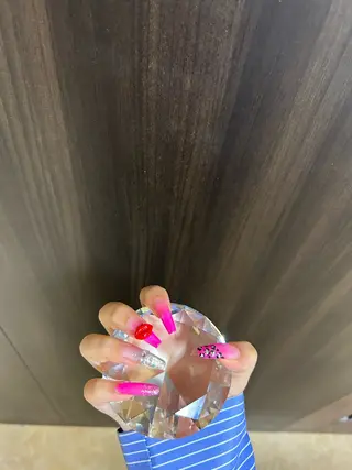 ネイル プライベートサロン ヴェール所属・上田 ゆいのネイルデザイン