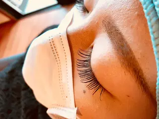 マツエク・マツパ beauty salon　Atora所属・大賀 海夕の眉毛・アイブロウイメージ