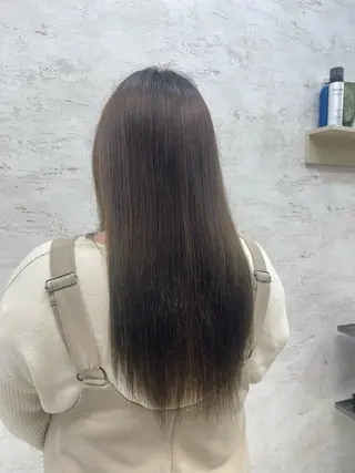 ロング PLUSISM Velen所属・カラーリスト 鉄平のヘアスタイル
