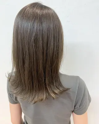 セミロング 透明感ハイライト◎ 伊藤夏海のヘアスタイル