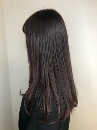 ロング カラー ウルフカット／吉村 桃子のヘアスタイル