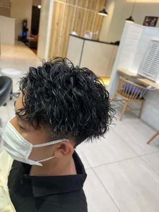 ショート メンズパーマ 岩成健志郎のヘアスタイル