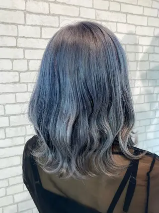 カラー 篠田 綾乃のヘアスタイル