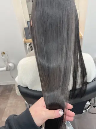 ロング カラー mai🐷髪質改善 🖤透ける暗髪🖤のヘアスタイル