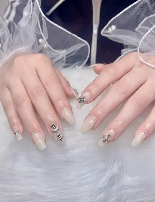 ネイル HIN NAILのネイルデザイン
