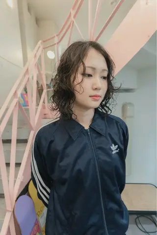 ミディアム パーマ kyon.hair 韓国カットカラーのヘアスタイル