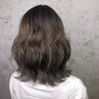 ミディアム カラー ベージュ/インナー カラー🤍Rieのヘアスタイル