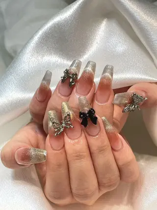 ネイル RAFFINE haru🦋🩵のネイルデザイン