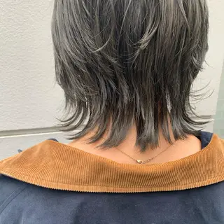 ショート カラー ヘアアレンジ サナ🌱 切りっぱなしボブのヘアスタイル