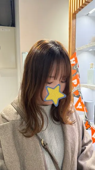 ミディアム 🍓mito/ デザインカラー🍓のヘアスタイル