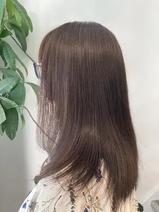 ミディアム 齋藤 リョウコのヘアスタイル