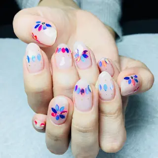 ネイル THECOLORS所属・近貞 莉奈のネイルデザイン