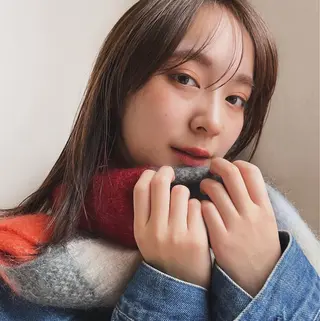 セミロング カラー 阿久津真衣 似合わせカットのヘアスタイル