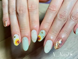 セミロング Mikami Nanaのネイルデザイン