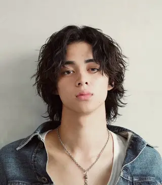 ミディアム パーマ メンズ fifth park 六反穂 龍介のヘアスタイル