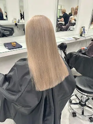 カラー 🪞SHE池袋 Official🪞のヘアスタイル