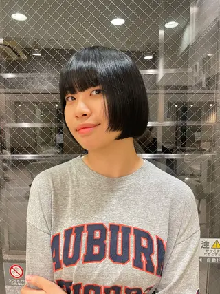 ショート ZENKO国分寺所属・まるやま ひなこ/艶髪カラーのヘアスタイル