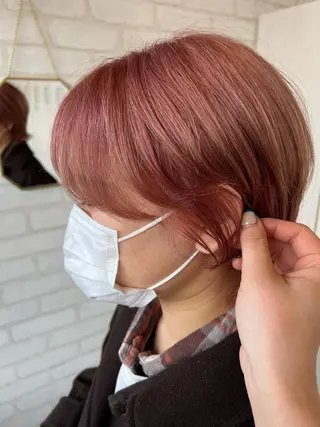 ショート カラー 石崎 真維のヘアスタイル