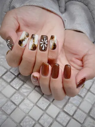 ミディアム めぐみのネイルサロン 惠のネイルデザイン