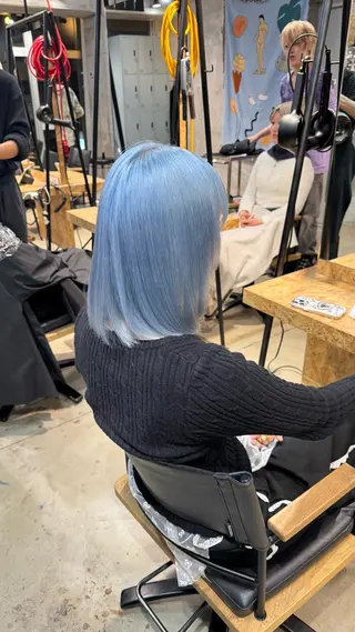 カラー はなえ/ブリーチ/複 雑履歴修正のヘアスタイル