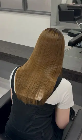 ロング レイヤー・ブリーチ kiyotoshiのヘアスタイル