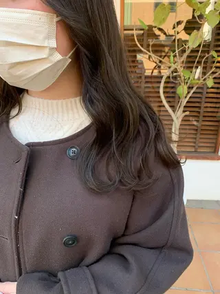 ロング カラー putri 川邉 優花のヘアスタイル