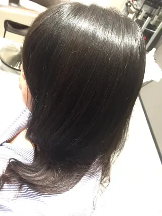 ロング 岡田 夏実のヘアスタイル