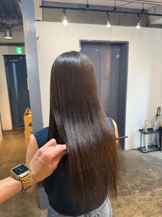 セミロング 縮毛矯正/レイヤー カット⭐️SHOTAのヘアスタイル