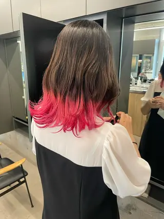 セミロング カラー SALOWIN池袋East店3F所属・インナーカラー 推し ブリーチ  髪質改善のヘアスタイル