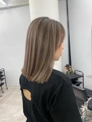 ミディアム カラー ハイライト、レイヤー カット/西梅田/中西のヘアスタイル