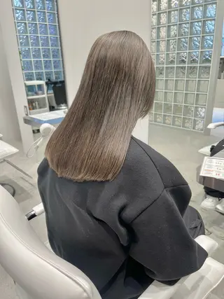 セミロング カラー iLi所属・iLi 《イリ》のヘアスタイル